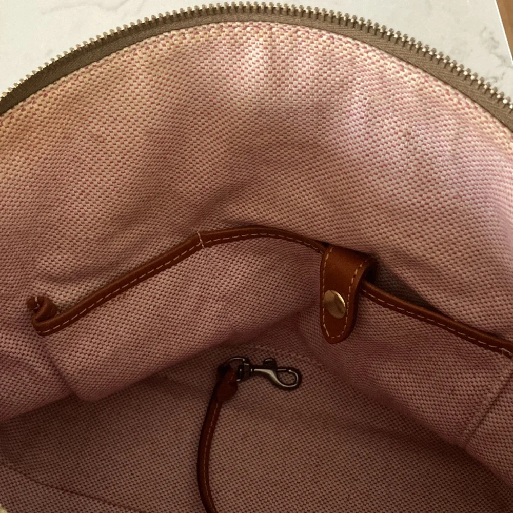 Dooney & Bourke Purse